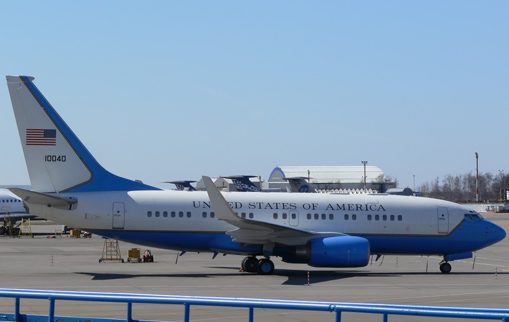 USA_-_Air_Force_Boeing_C-40B_BBJ_(737-7CP)_01-0040_(4866253919)