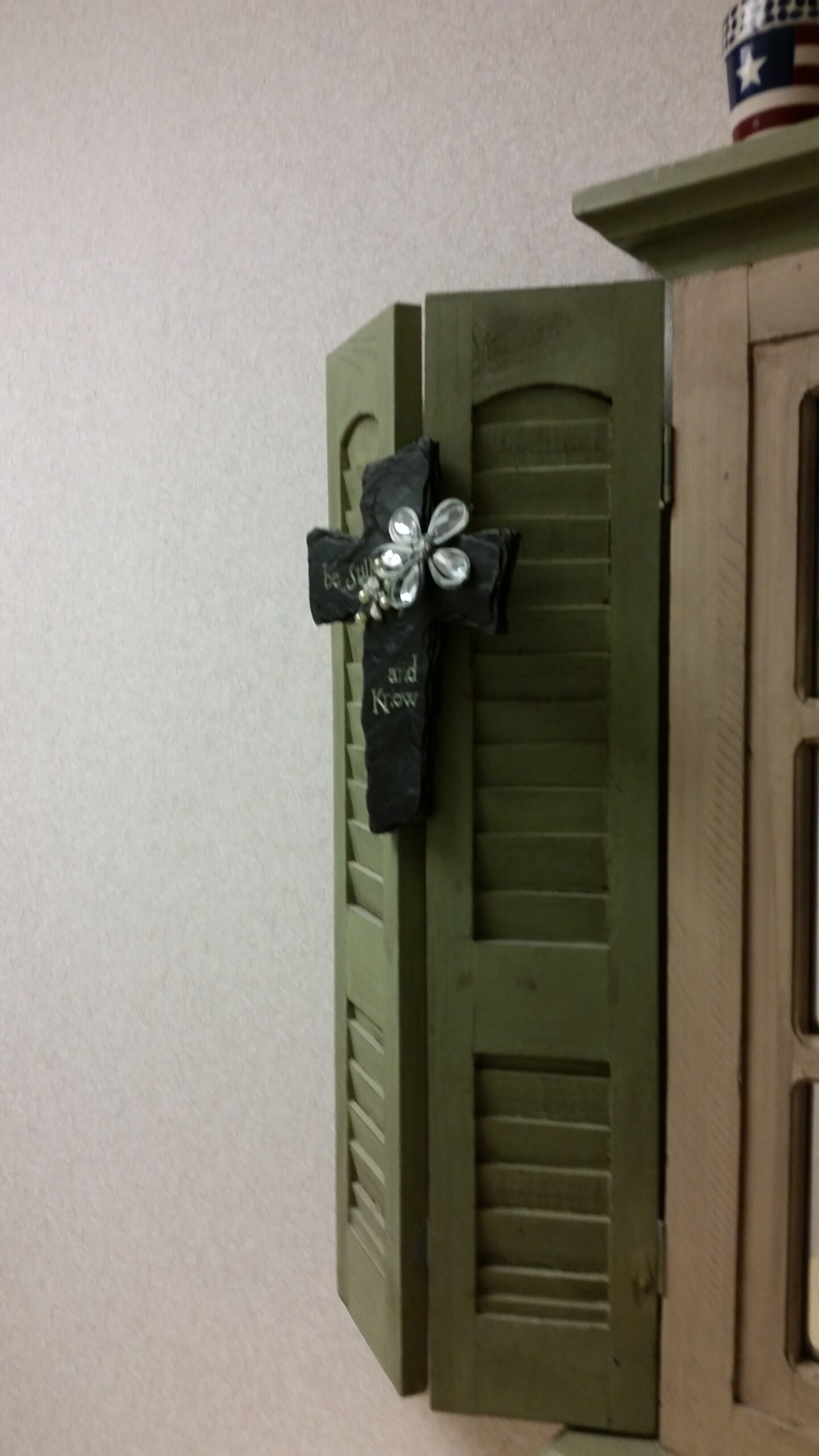 A cross is displayed at a Grand Junction orthopedic clinic
